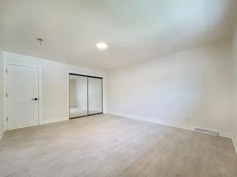 18013 Park Avenue Lansing IL 60438