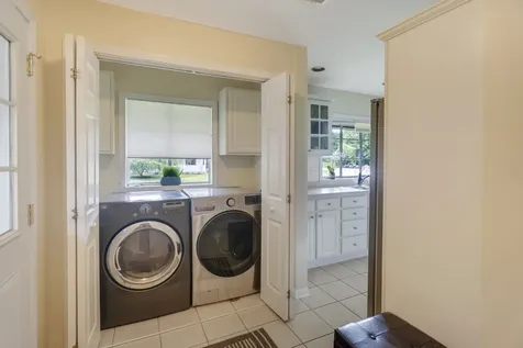 198 Oakwood Drive Wood Dale IL 60191
