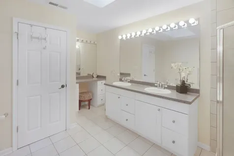 198 Oakwood Drive Wood Dale IL 60191