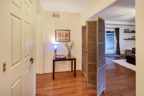 198 Oakwood Drive Wood Dale IL 60191