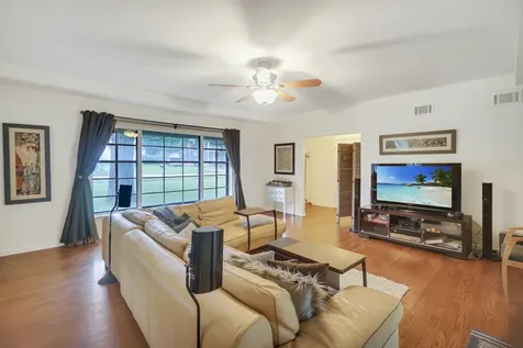 198 Oakwood Drive Wood Dale IL 60191