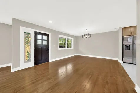 3245 South Manor Drive Lansing IL 60438
