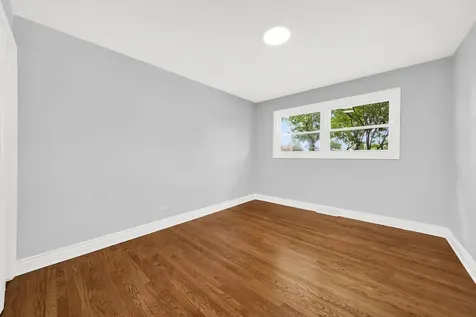 3245 South Manor Drive Lansing IL 60438