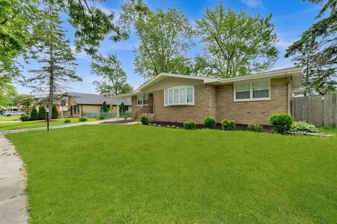 3245 South Manor Drive Lansing IL 60438