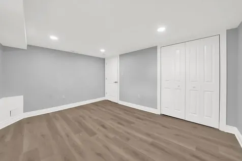3245 South Manor Drive Lansing IL 60438