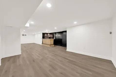 3245 South Manor Drive Lansing IL 60438