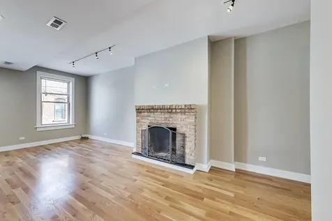 1914 West Crystal Street Chicago IL 60622