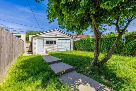 3413 South Indiana Avenue Chicago IL 60616