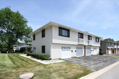 123 Fairlane Court Bloomingdale IL 60108