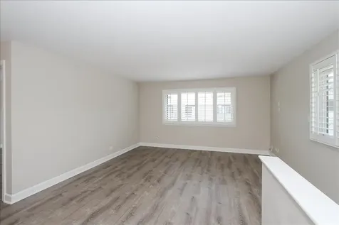 123 Fairlane Court Bloomingdale IL 60108