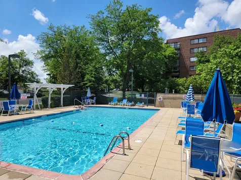 1800 Huntington Boulevard Hoffman Estates IL 60169