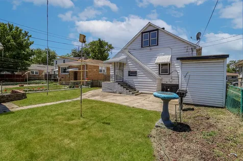 609 Greenbay Avenue Calumet City IL 60409