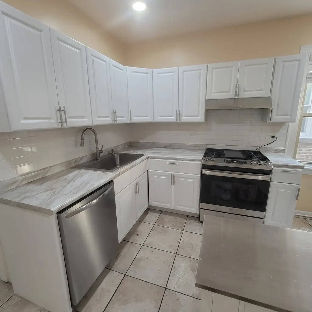 5632 North Rockwell Street Chicago IL 60659