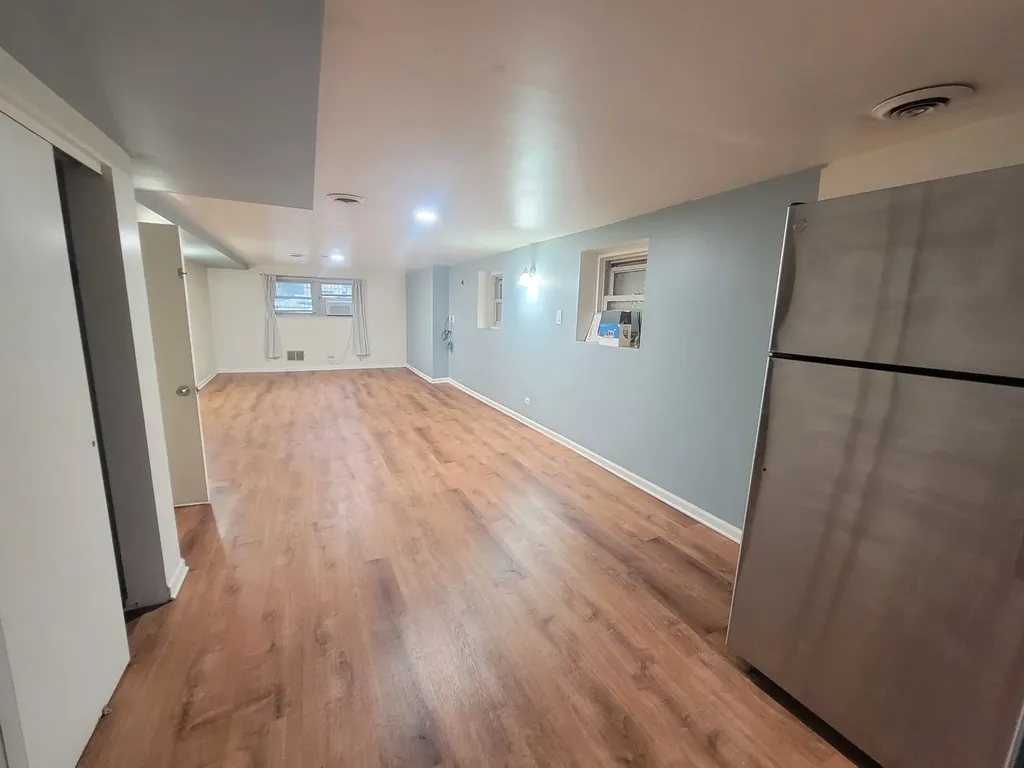 5632 North Rockwell Street Chicago IL 60659
