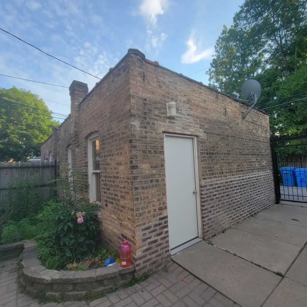5632 North Rockwell Street Chicago IL 60659