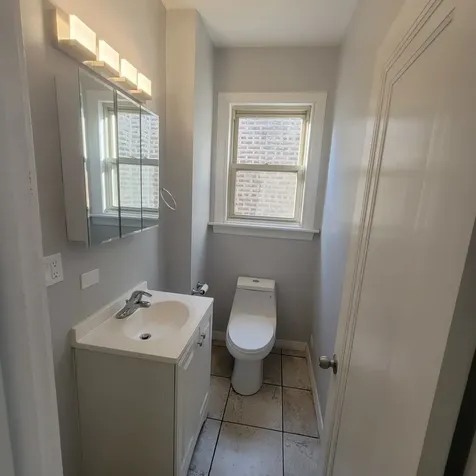 5632 North Rockwell Street Chicago IL 60659