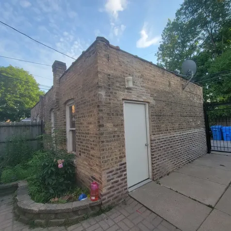 5632 North Rockwell Street Chicago IL 60659