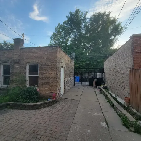 5632 North Rockwell Street Chicago IL 60659