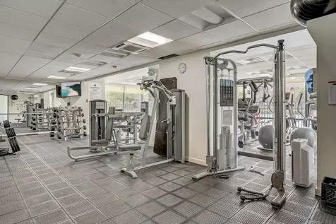 3930 North Pine Grove Avenue Chicago IL 60613