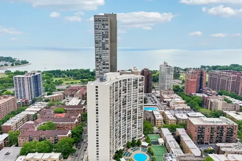 3930 North Pine Grove Avenue Chicago IL 60613