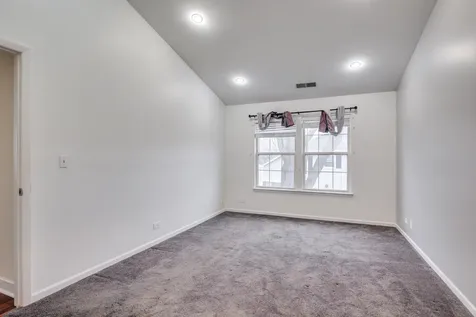1829 Quaker Hollow Lane Streamwood IL 60107