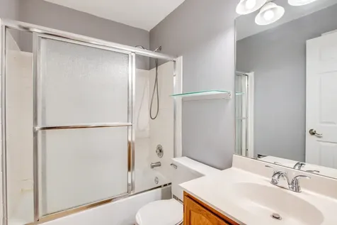 1829 Quaker Hollow Lane Streamwood IL 60107