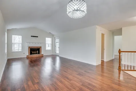 1829 Quaker Hollow Lane Streamwood IL 60107