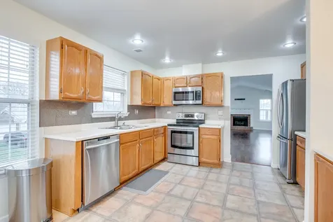 1829 Quaker Hollow Lane Streamwood IL 60107