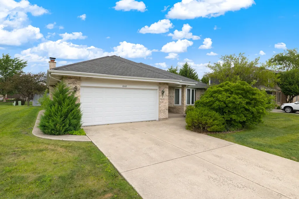 8442 Rob Roy Drive Orland Park IL 60462