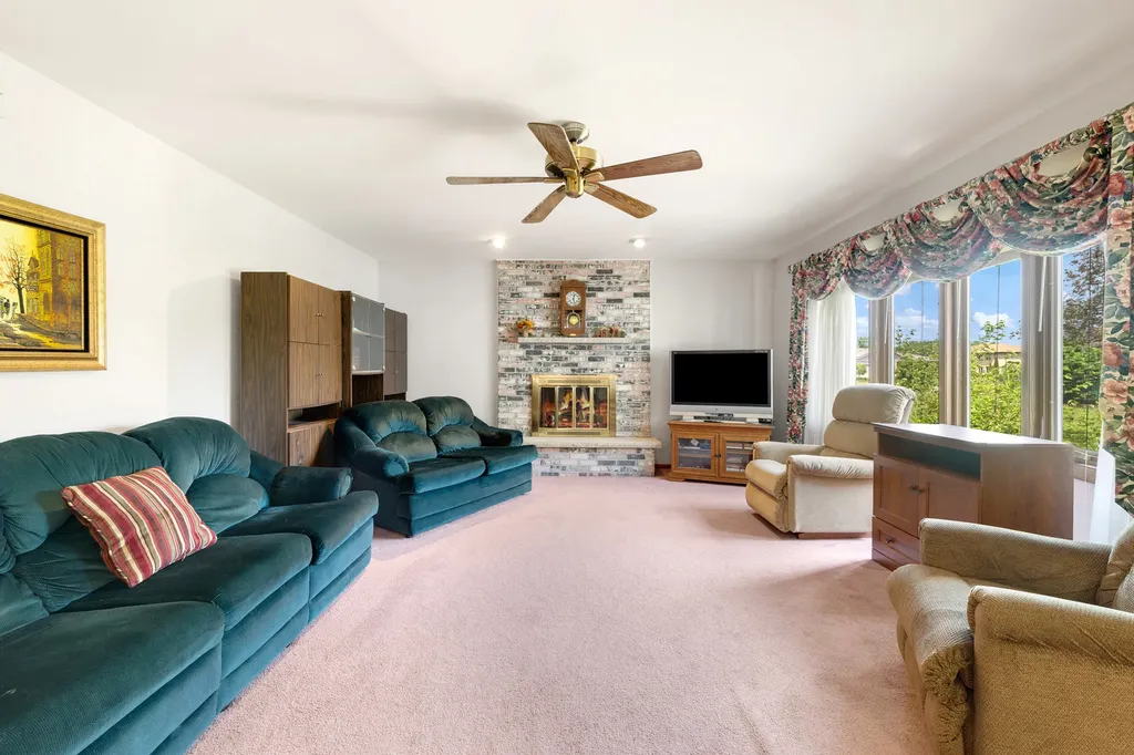 8442 Rob Roy Drive Orland Park IL 60462