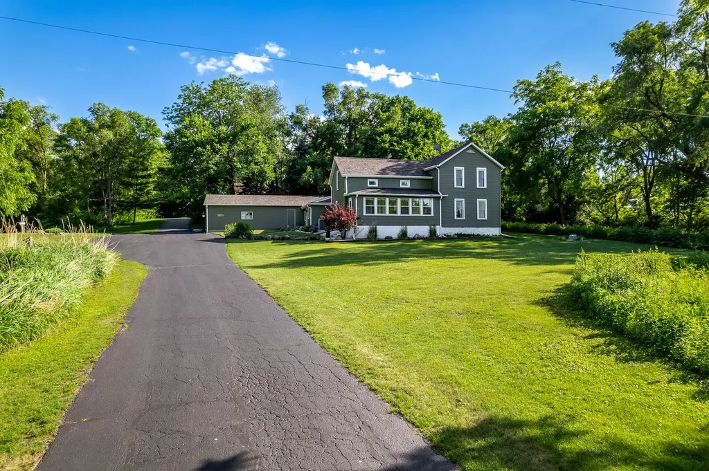 8321 Blomberg Road Cherry Valley IL 61016