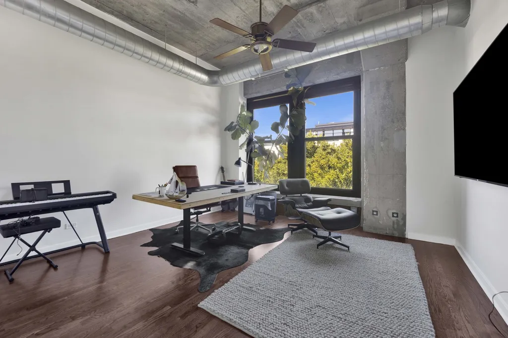 1069 West 14th Place Chicago IL 60608