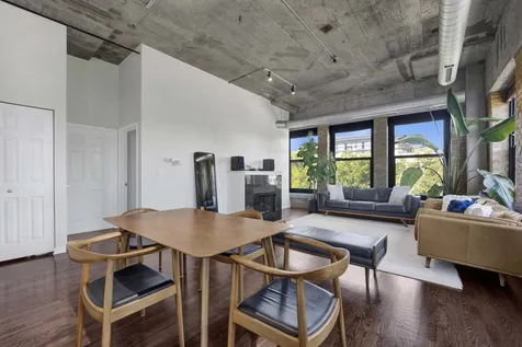 1069 West 14th Place Chicago IL 60608