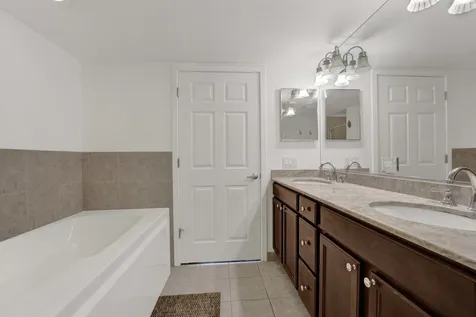 1069 West 14th Place Chicago IL 60608