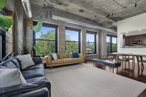 1069 West 14th Place Chicago IL 60608