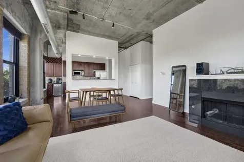 1069 West 14th Place Chicago IL 60608