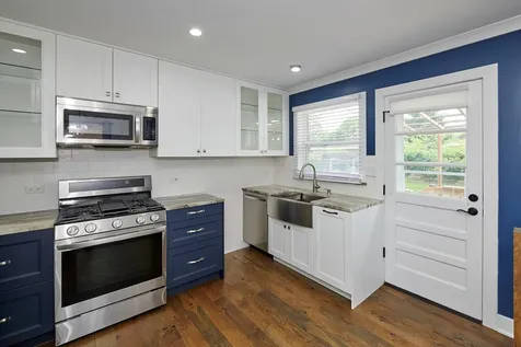 611 North Elmhurst Avenue Mount Prospect IL 60056