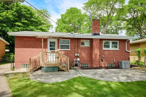 611 North Elmhurst Avenue Mount Prospect IL 60056