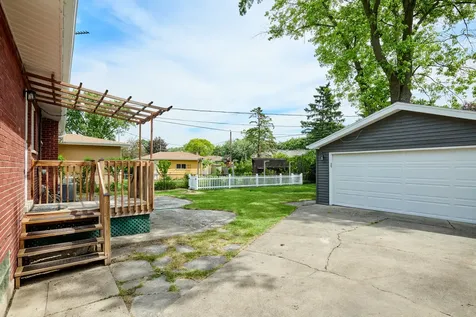611 North Elmhurst Avenue Mount Prospect IL 60056