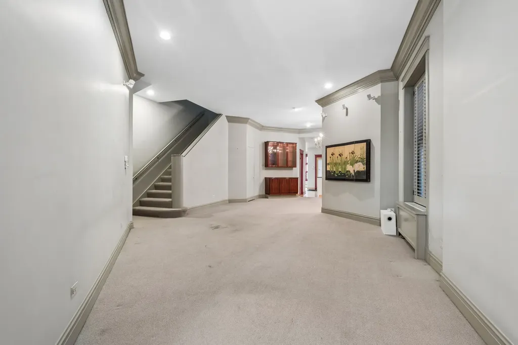 634 West Wellington Avenue Chicago IL 60657