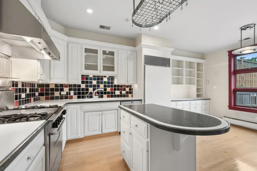 634 West Wellington Avenue Chicago IL 60657