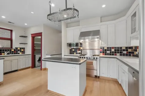 634 West Wellington Avenue Chicago IL 60657
