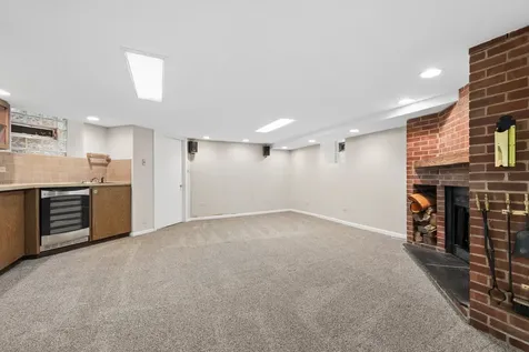 634 West Wellington Avenue Chicago IL 60657