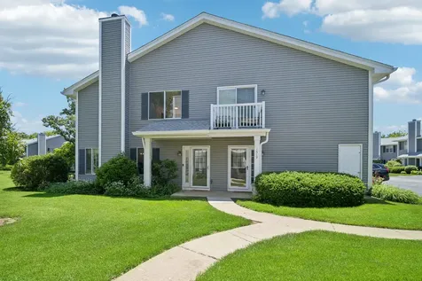 1321 Barclay Lane Deerfield IL 60015