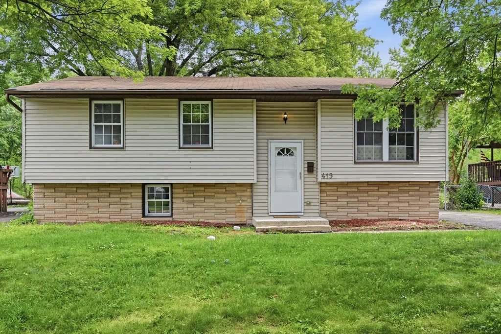 419 East Maple Drive Glenwood IL 60425