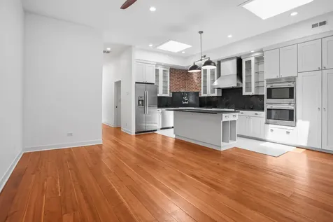 1251 North Hoyne Avenue Chicago IL 60622