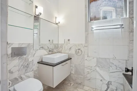 1251 North Hoyne Avenue Chicago IL 60622