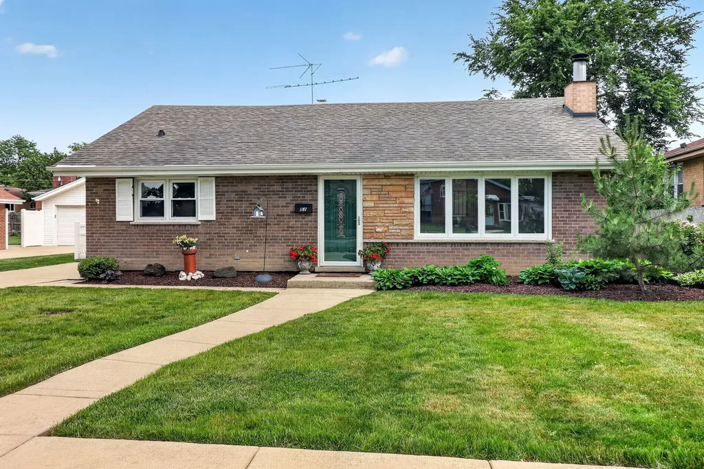 51 West Marilyn Terrace Addison IL 60101