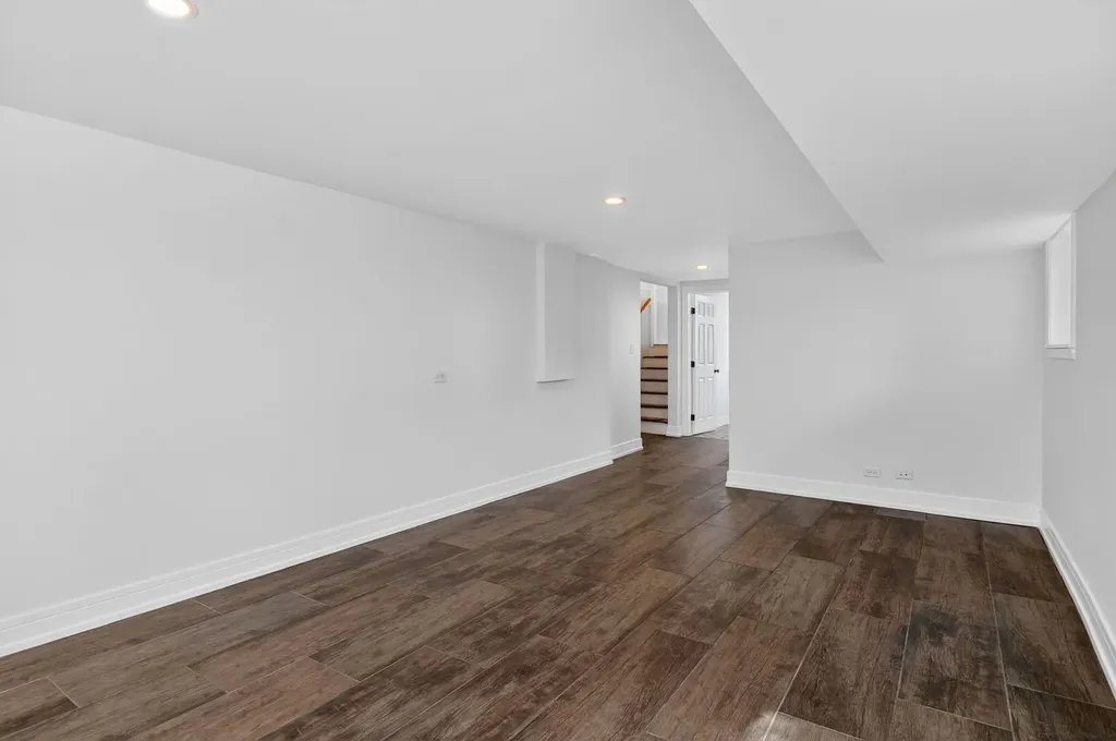 51 West Marilyn Terrace Addison IL 60101
