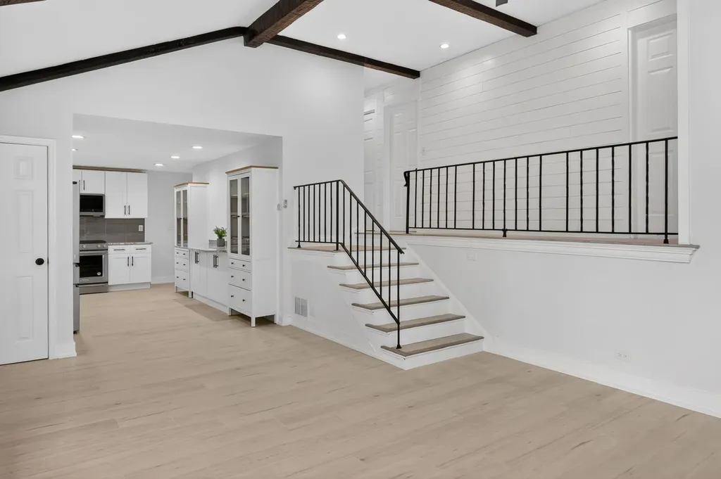 51 West Marilyn Terrace Addison IL 60101